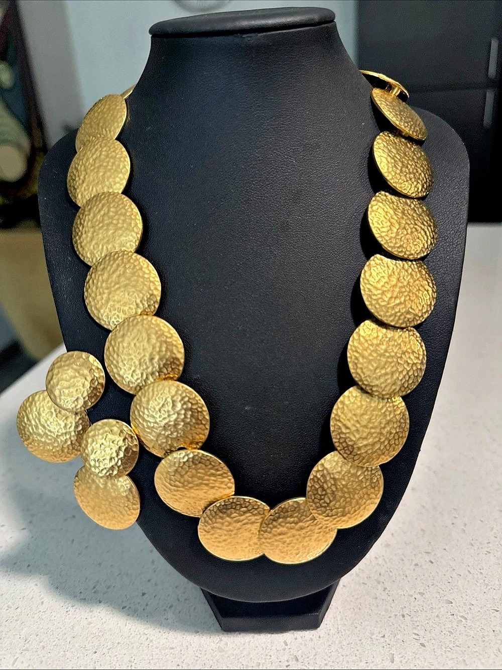 Vintage Gold-Tone Disc Link Necklace & clip on Earrings Like New